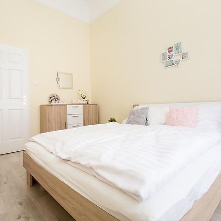 Bpm: Dob70 Classic Apartment In Downtown Budapest Zimmer foto