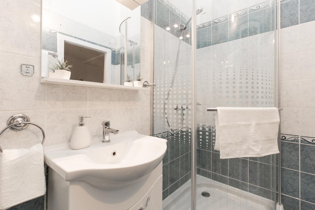 Bpm: Dob70 Classic Apartment In Downtown Budapest Zimmer foto