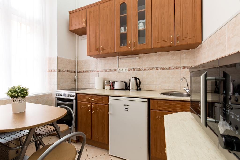 Bpm: Dob70 Classic Apartment In Downtown Budapest Zimmer foto